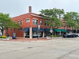 383 Park Ave, Unit M02H in Glencoe, IL - Building Photo