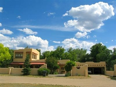 120 Montana in Taos, NM - Building Photo - Building Photo