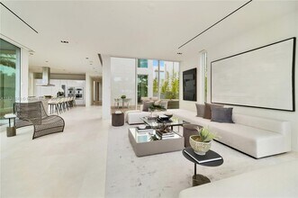 1011 W 48th St in Miami Beach, FL - Building Photo - Building Photo