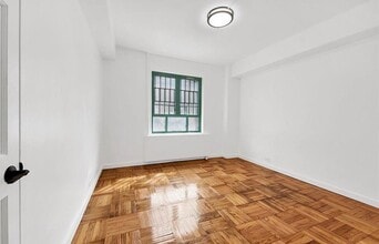 1569 Metropolitan Ave in Bronx, NY - Building Photo - Building Photo