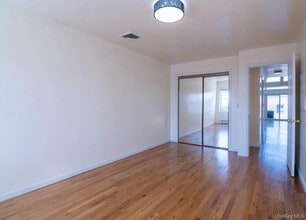 250-16 41st Rd in Queens, NY - Building Photo - Building Photo