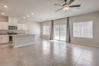 7849 Pink Opal Ave in Las Vegas, NV - Building Photo - Building Photo