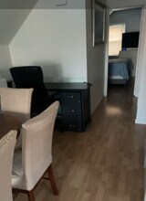 67 Country Village Rd, Unit 67 CV Rd- 2nd Flr in Jersey City, NJ - Building Photo - Building Photo