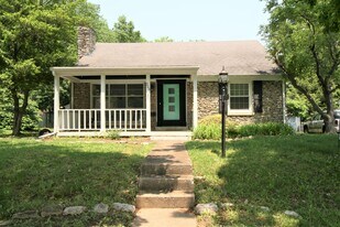 529 Reed Ln in Lexington, KY - Building Photo