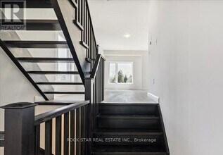 3 Southam Ln in Hamilton, ON - Building Photo - Building Photo