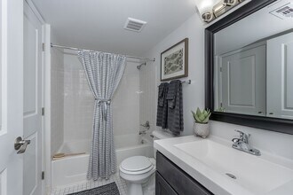 Windsor Place Apartments in Beavercreek, OH - Foto de edificio - Building Photo