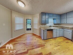 594 Banks Rd E in Fayetteville, GA - Building Photo - Building Photo