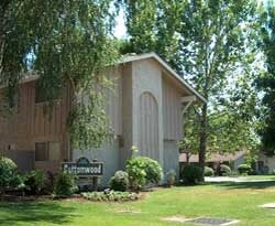 Cottonwood Apartments in Chico, CA - Building Photo