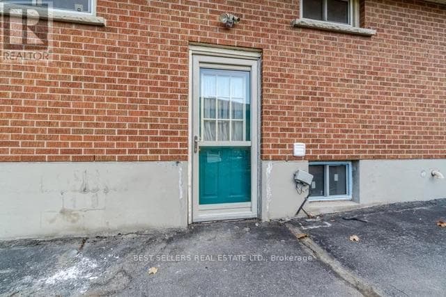 541 Oakwood Ave in Oshawa, ON - Building Photo