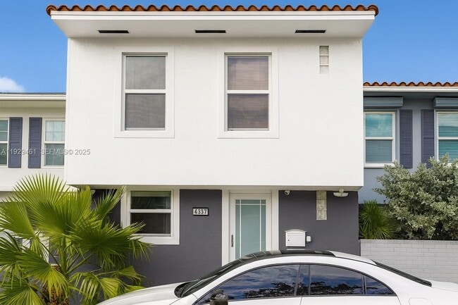 property at 1987 NE 123rd St