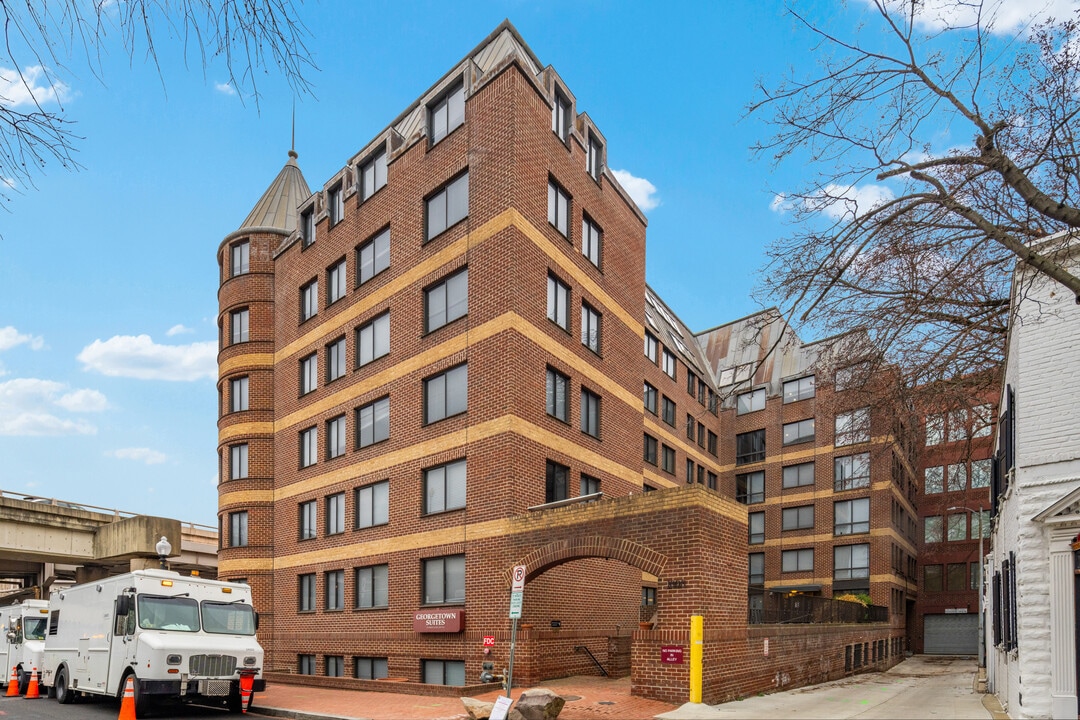 1000 29th St NW in Washington, DC - Building Photo