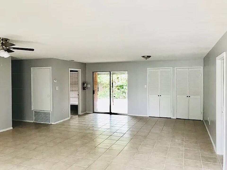 6225 N 11th St in McAllen, TX - Building Photo