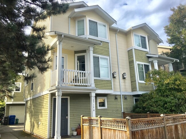 12715 Greenwood Ave N