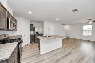 7027 Cedar Breeze Ct in Houston, TX - Building Photo - Building Photo