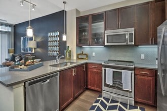 Holden Heights in Houston, TX - Foto de edificio - Building Photo