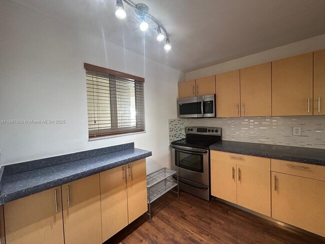 7850 Camino Real, Unit O-318 in Miami, FL - Building Photo - Building Photo