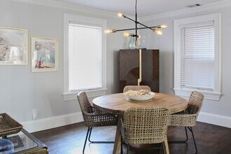 352 K St, Unit 1 in Boston, MA - Foto de edificio - Building Photo