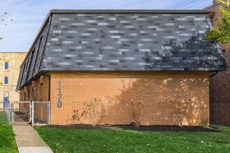 1170 Bryden Rd in Columbus, OH - Building Photo - Building Photo