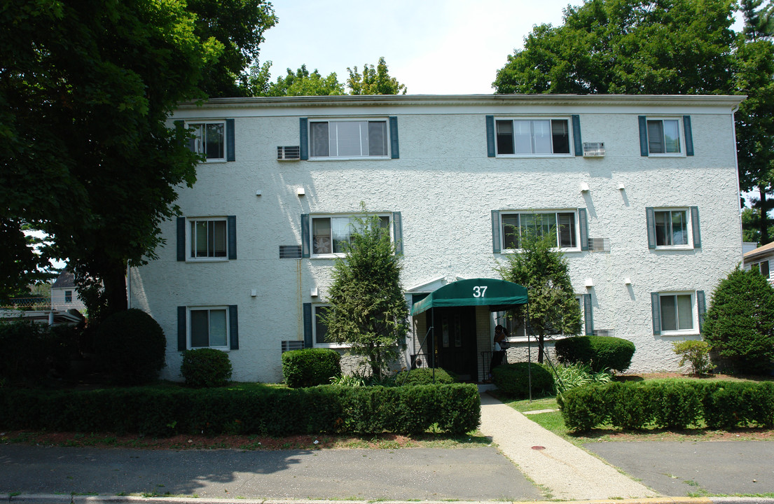 37 N Hillside Ave in Elmsford, NY - Foto de edificio