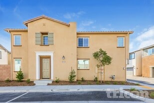 31543 Hans Dr in Menifee, CA - Building Photo