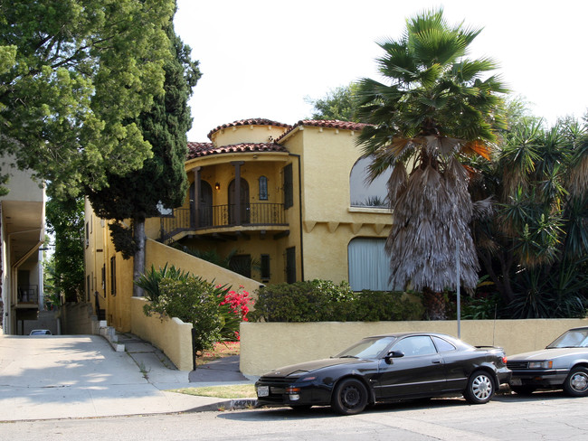 4427 Finley Ave in Los Angeles, CA - Foto de edificio - Building Photo