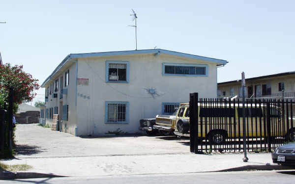 Hooper Primary Center Site (por) in Los Angeles, CA - Building Photo