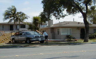 1122-1126 W Broadway Apartments