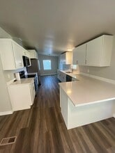 136 Marie Dr in Comfort, TX - Building Photo - Building Photo