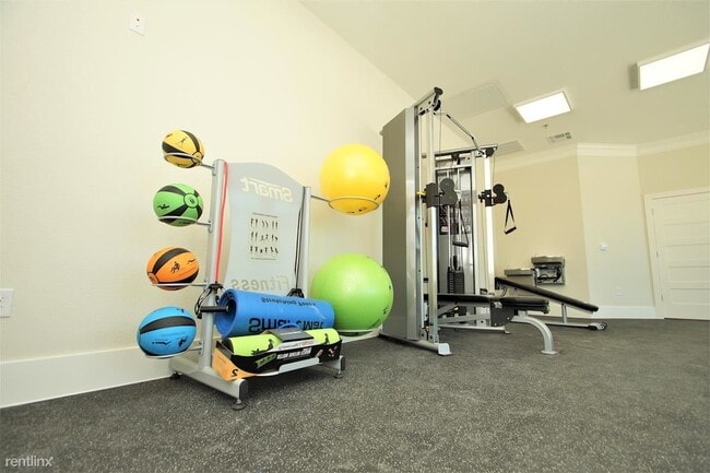 1202 W Whitestone Blvd photo'