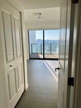 1600 NE 1st Ave, Unit 1715 in Miami, FL - Foto de edificio - Building Photo