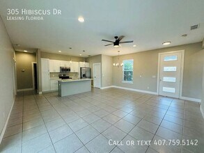 305 Hibiscus Dr in Poinciana, FL - Building Photo - Building Photo