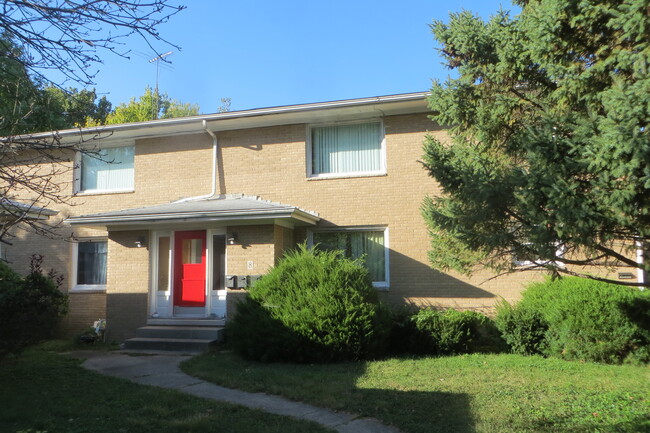 1107 W Maple Ave S, Unit 8D in Springfield, IL - Foto de edificio - Building Photo