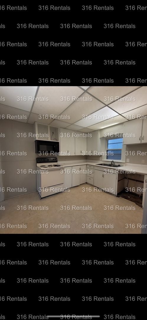 property at 825 N Walnut St
