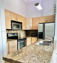 3062 Bird Ave, Unit # E1 in Miami, FL - Building Photo - Building Photo