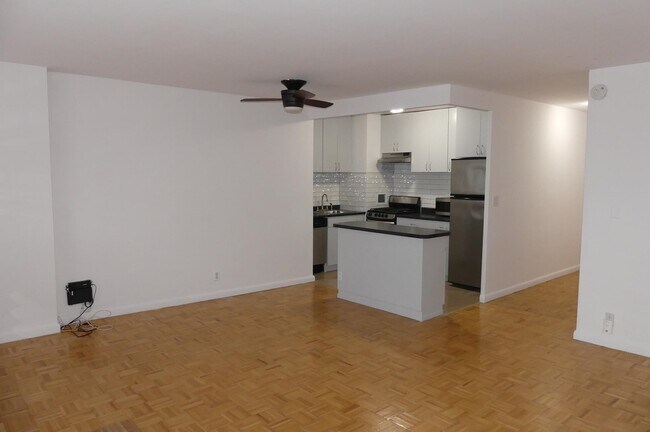 270 Marin Blvd in Jersey City, NJ - Building Photo - Building Photo