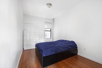 934 Seneca Ave in Flushing, NY - Building Photo - Other