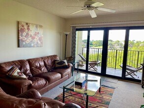 1701 Marina Isle Way in Jupiter, FL - Foto de edificio - Building Photo