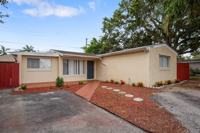 3101 N 66th Ave, Unit 3101 N 66th AVE in Hollywood, FL - Building Photo - Building Photo
