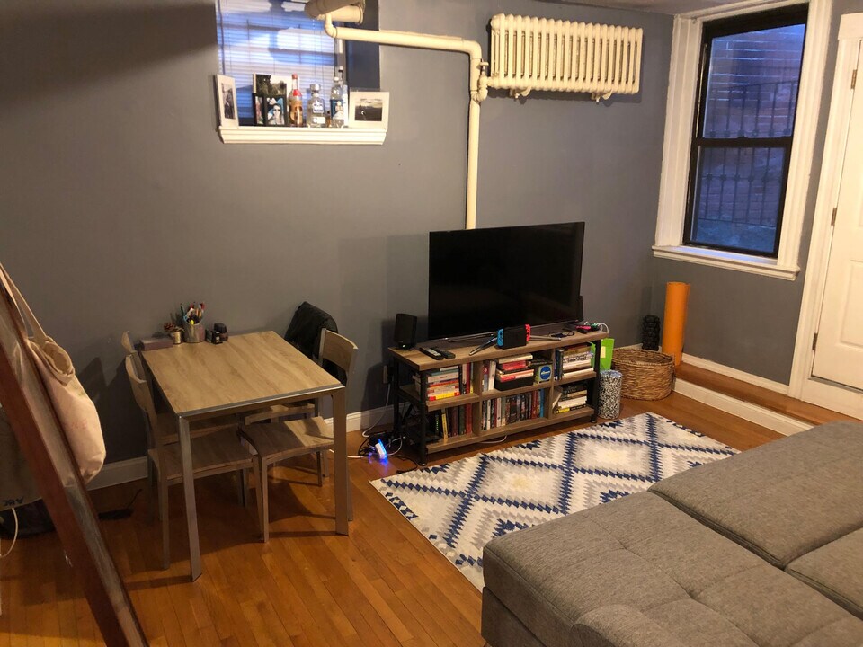 477 Beacon St, Unit B in Boston, MA - Building Photo