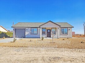 2071 S Highland Ave in Pahrump, NV - Building Photo