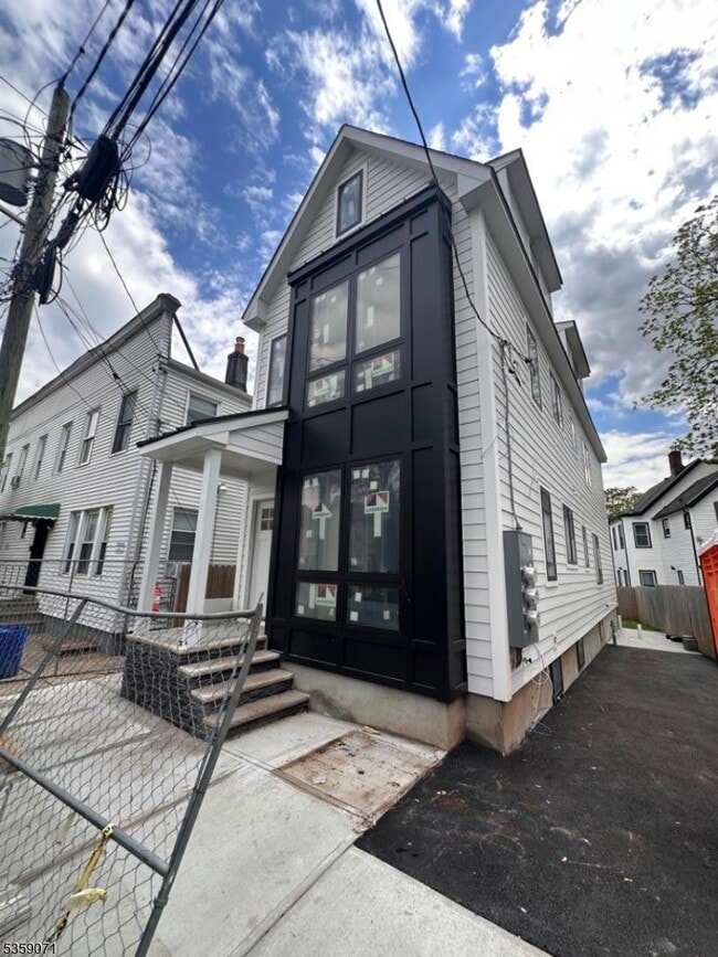 property at 13 New St
