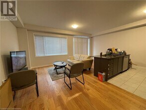 131 Freedom Cres in Hamilton, ON - Building Photo - Building Photo