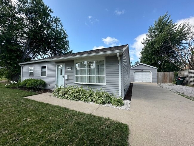 2418 Wisconsin St SW in Cedar Rapids, IA - Building Photo - Building Photo