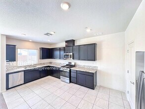 8128 Bossa Nova Way in Roseville, CA - Building Photo - Building Photo