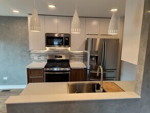 748 Whitesail Dr in Schaumburg, IL - Building Photo - Building Photo