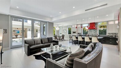 739 5th Ave N in Naples, FL - Building Photo - Building Photo