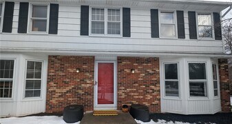 6 Foxpointe Cir in Fairport, NY - Building Photo