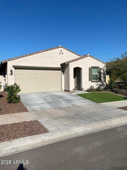 14228 W Surrey Dr in Surprise, AZ - Building Photo