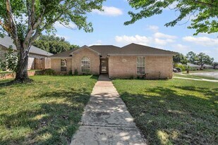 5000 Ivycrest Trail in Arlington, TX - Building Photo