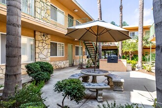 316 Gladys Ave in Long Beach, CA - Building Photo - Building Photo